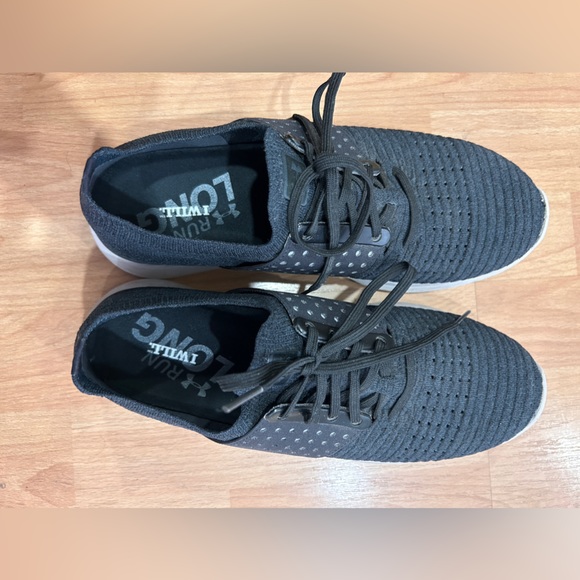 Women shoe - Picture 1 of 3